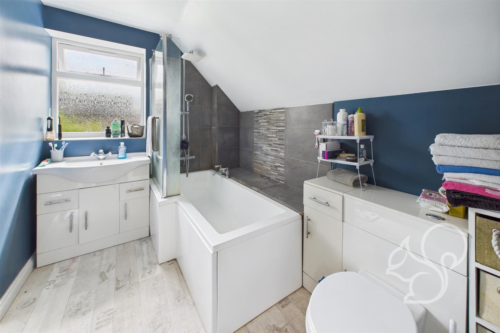 En-Suite Bathroom